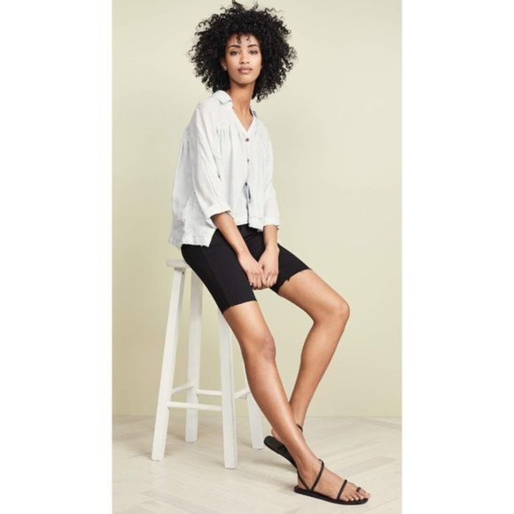 ⏬ Free People So Chic Shorts Womens Size 30 Clean Black Bermuda Denim Raw Hem - Picture 3 of 16